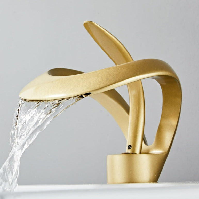Torneira de Casa de Banho Moderna – Design Curvo e Elegante