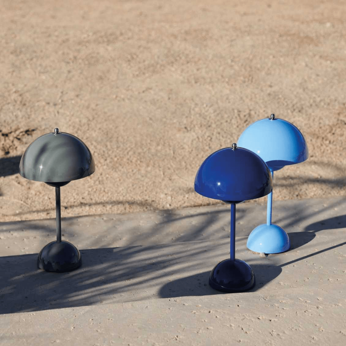 מנורת LED שולחנית – פשטות מודרנית ופונקציונליות