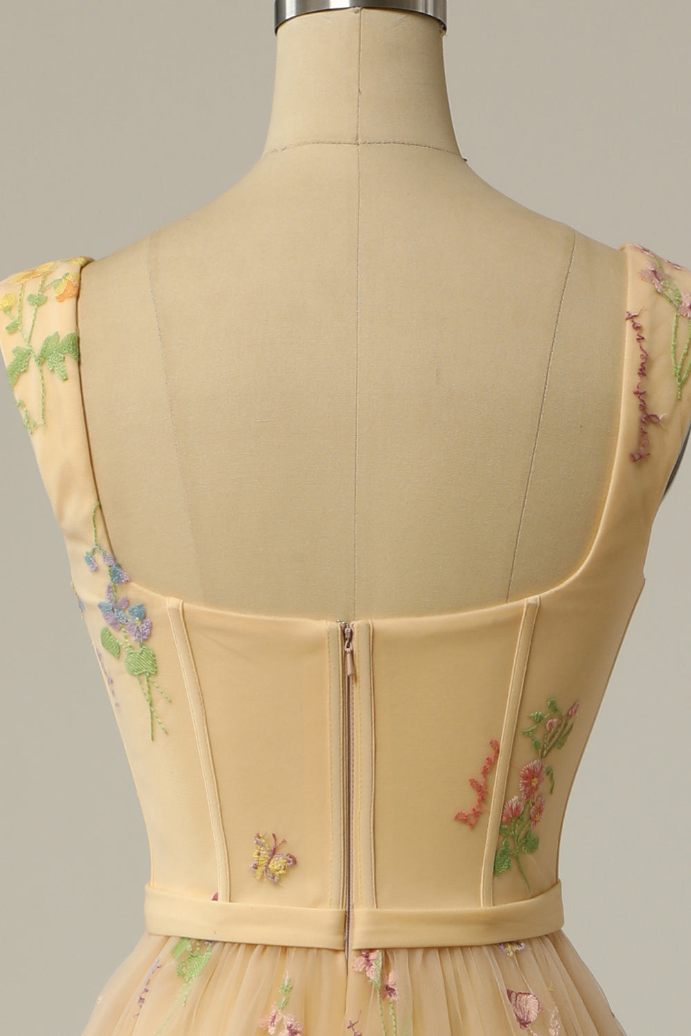 אליז | שמלת נשף ארוכה – רקמות מעודנות