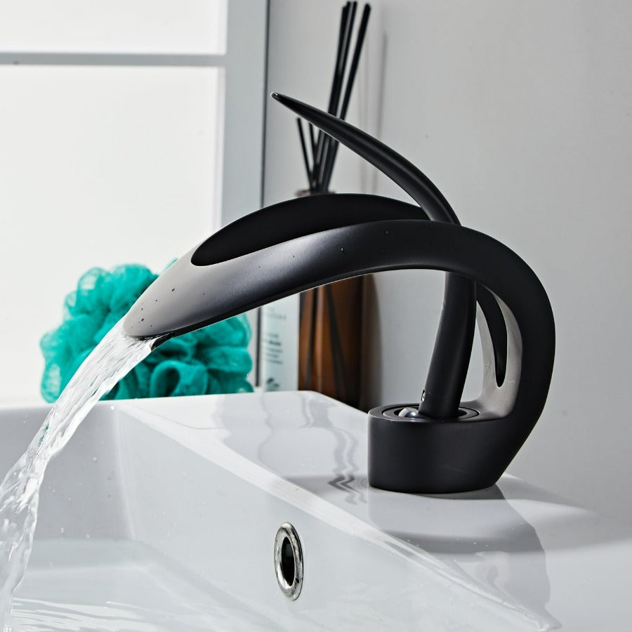 Torneira de Casa de Banho Moderna – Design Curvo e Elegante