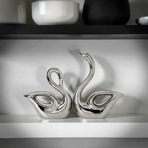 Decorative Ceramic Sculpture – Elegance and Refinement