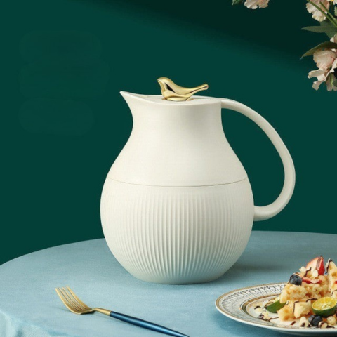 Carafe Thermique Moderne — Style Raffiné Et Fonction Pratique