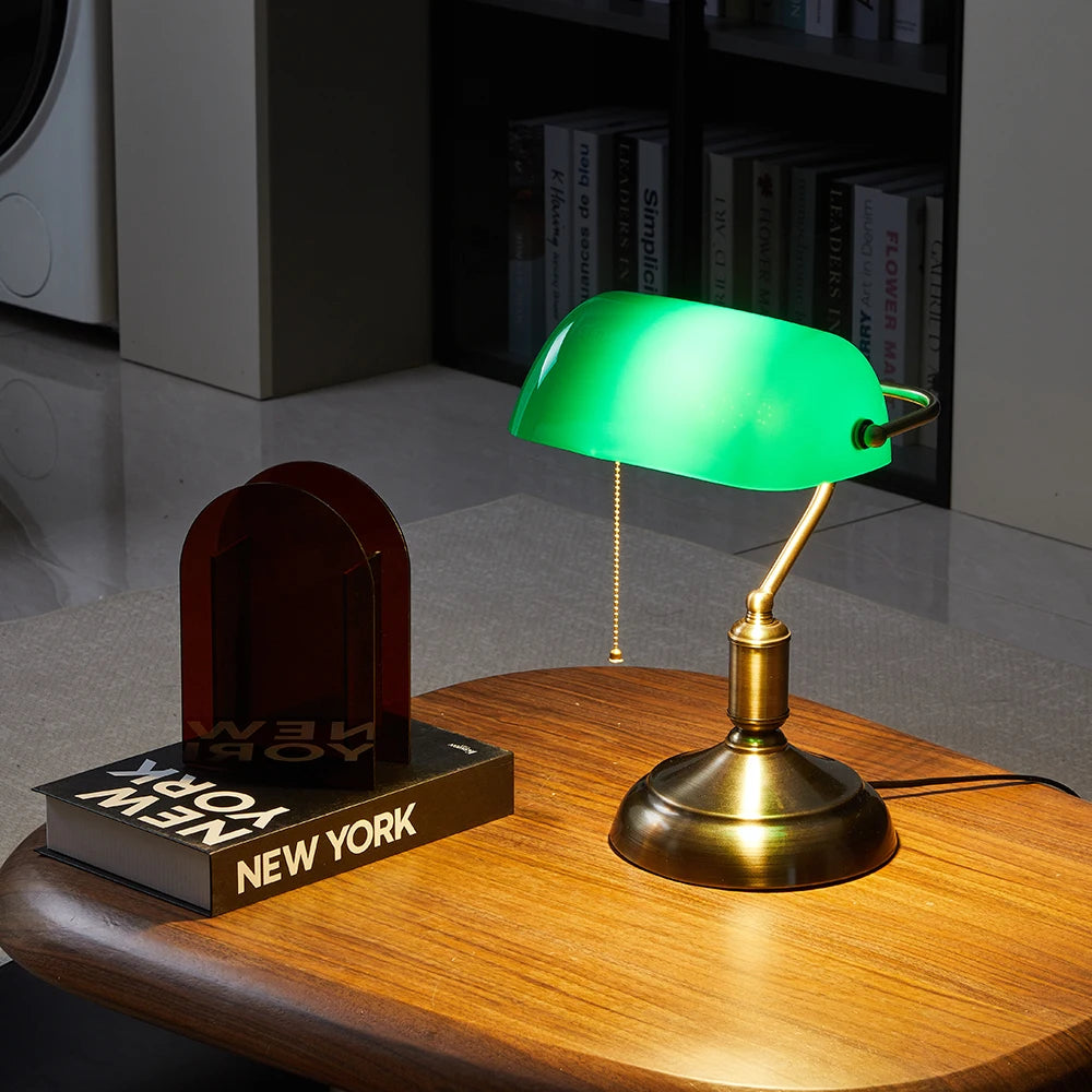 Lampada da Comodino Art Deco – Eleganza Senza Tempo e Raffinata 