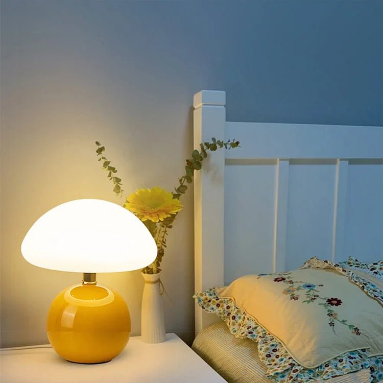 Lampada da Tavolo a Forma di Fungo – Eleganza e Originalità 