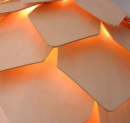 Sculpturální závěsné svítidlo – design inspirovaný přírodou 