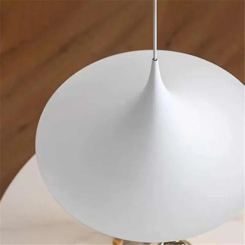 Skandynawska lampa wisząca - nowoczesna elegancja i delikatna atmosfera