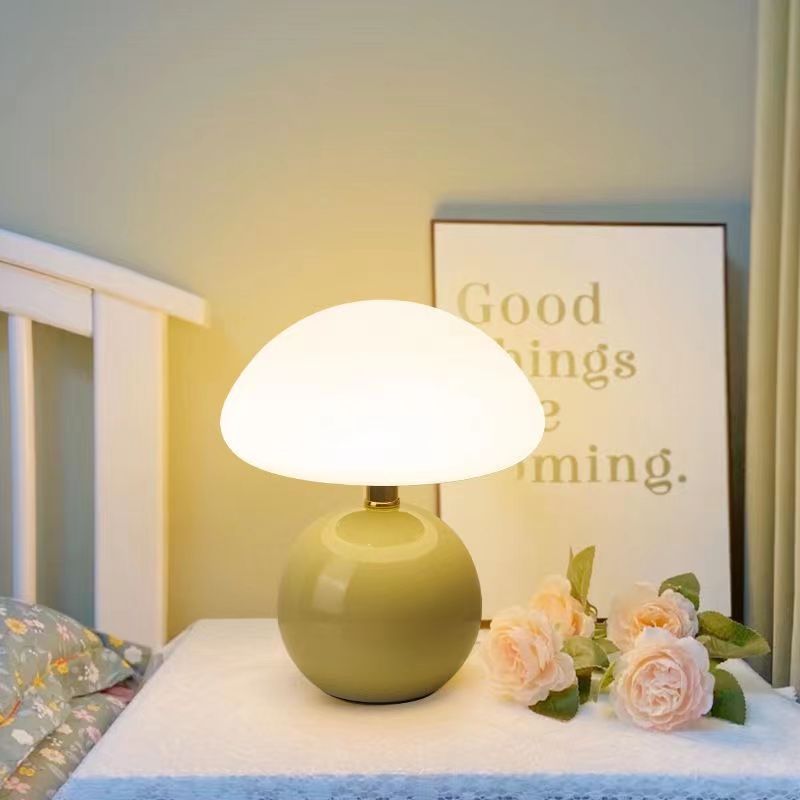 Bordslampa i form av svamp – elegans och originalitet 