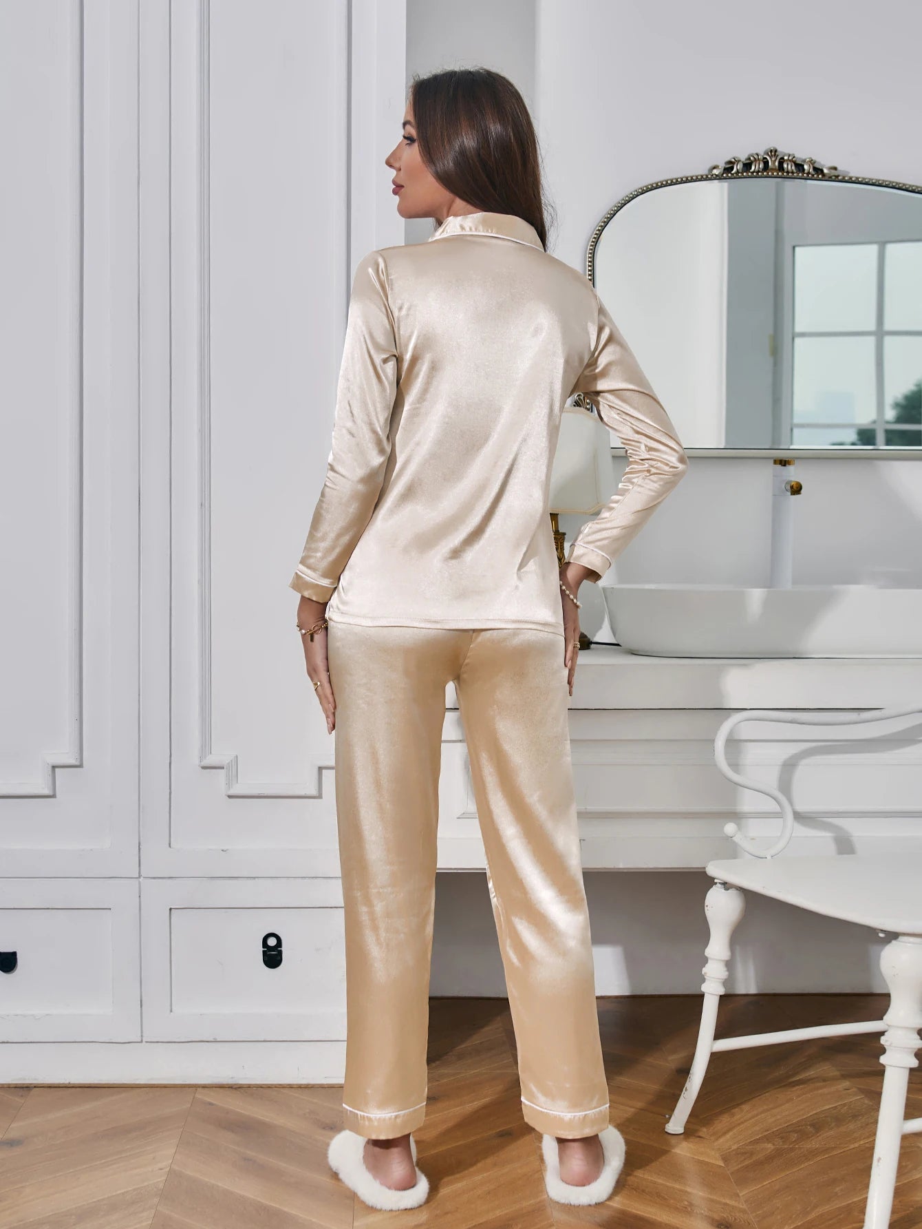 Sandra | Pajama Strălucitor – Eleganță Nocturnă și Atins Delicat 