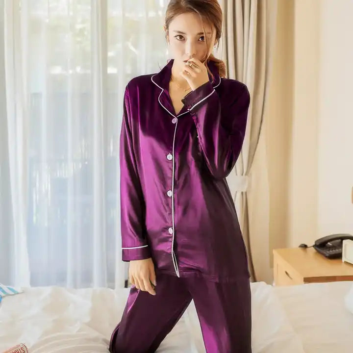 Sandra | Pajama Strălucitor – Eleganță Nocturnă și Atins Delicat 