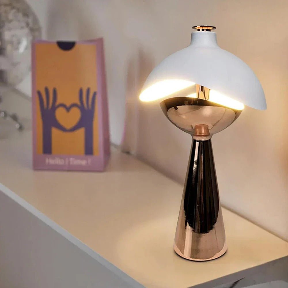 Sculptureret Bordlampe – Elegance Og Originalitet 