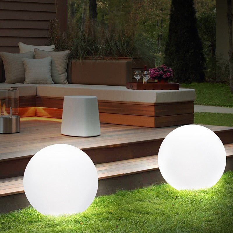 Lámpara Esférica Exterior Sin Cable – Iluminación Nómada y Elegante 