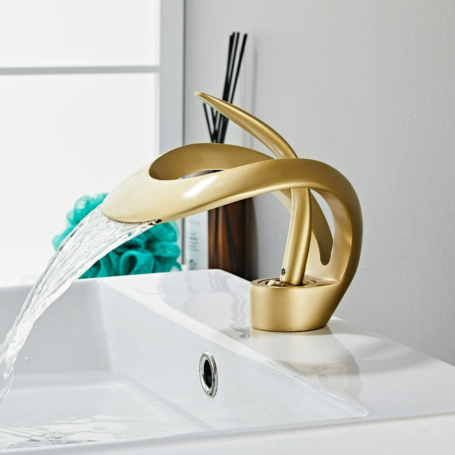 Torneira de Casa de Banho Moderna – Design Curvo e Elegante 