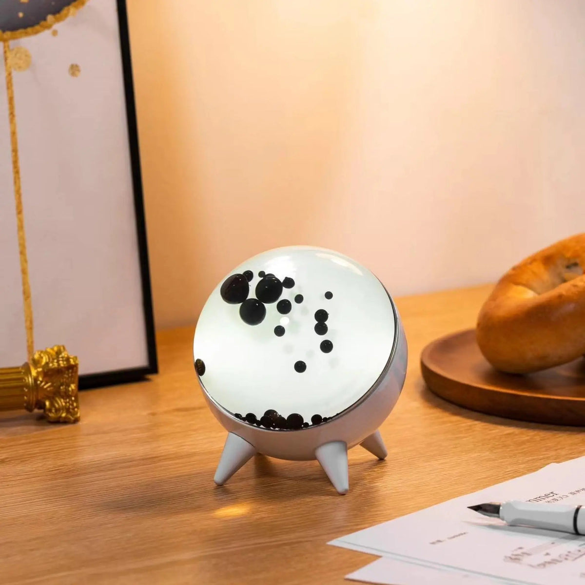 Interaktív Dekoratív Lámpa – Fényjáték és Egyedi Design 