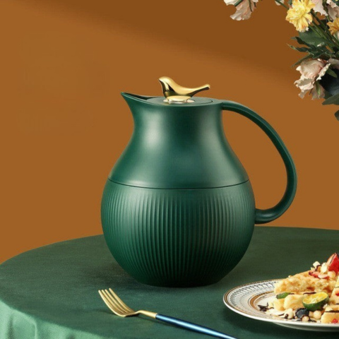 Carafe Thermique Moderne — Style Raffiné Et Fonction Pratique
