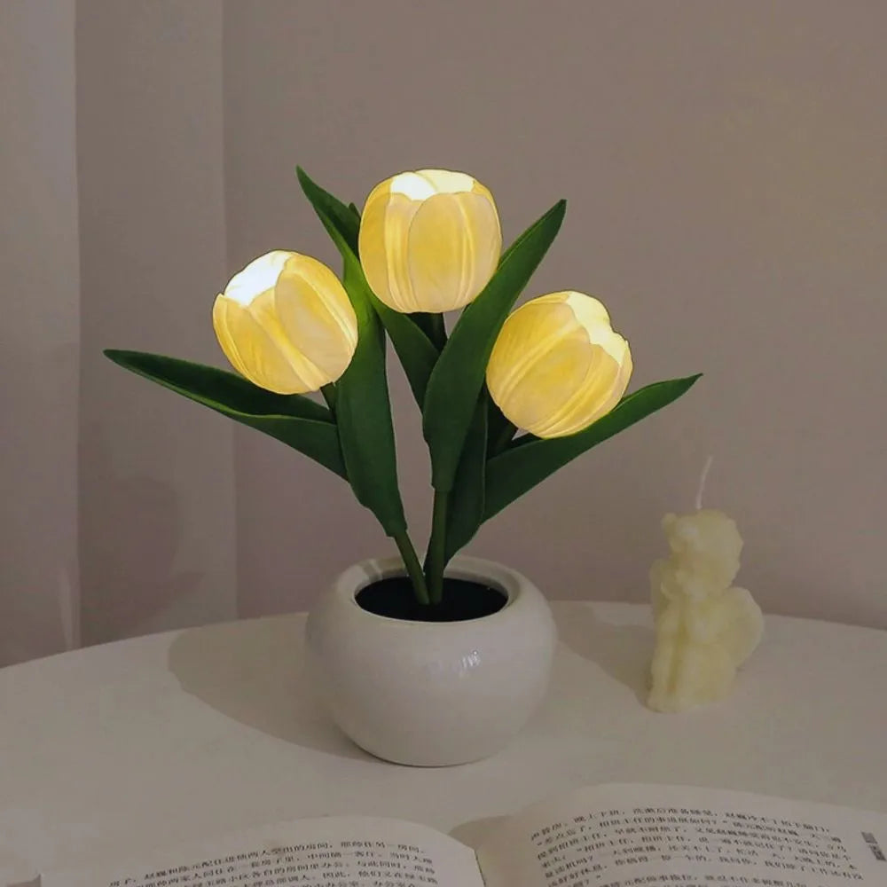 Dekorativ Lampe Tulipan – Varm og Raffinert Atmosfære 