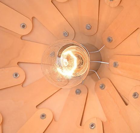 Sculpturální závěsné svítidlo – design inspirovaný přírodou 