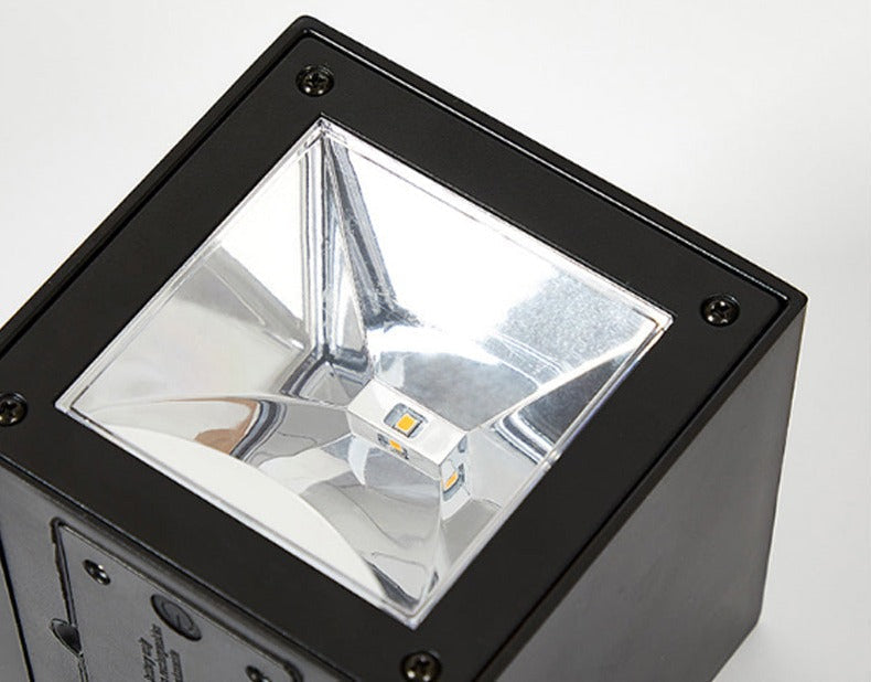Zewnętrzna solarna lampa ścienna IP65 - trwałe, ekologiczne oświetlenie