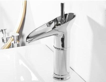 Grifo de Cascada para Baño – Estilo Antiguo y Elegante 