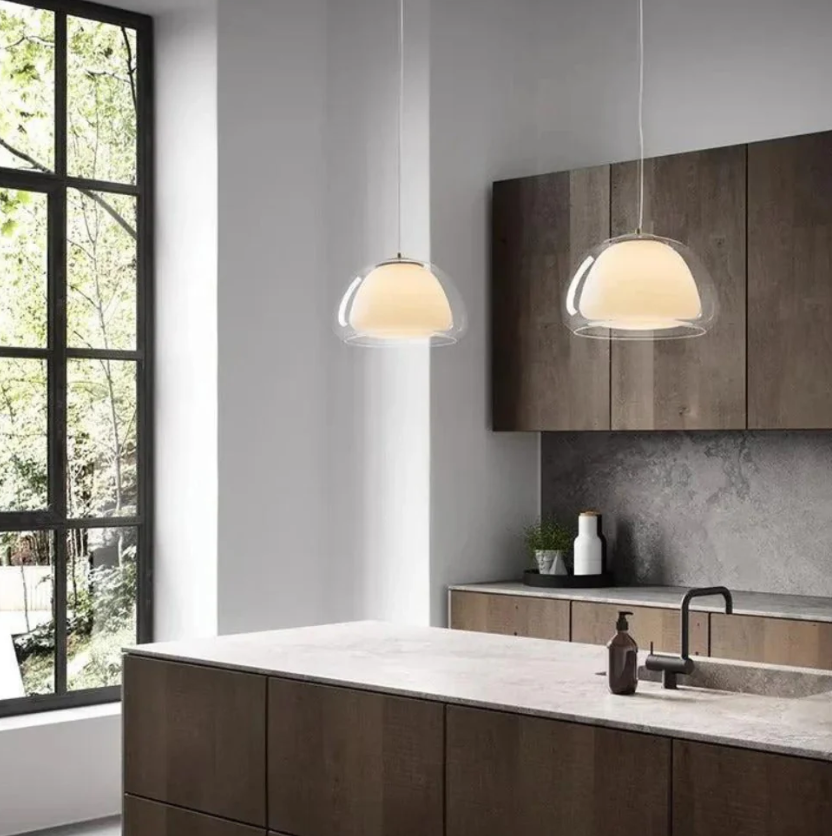 Dekorativní stropní lampa – Teplá a trendy atmosféra 