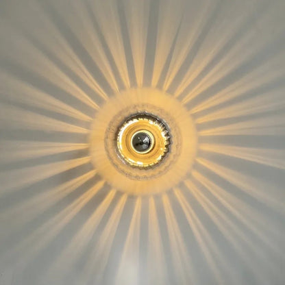 Iluminação de Parede Refinada – Jogo de Transparência e Luz 